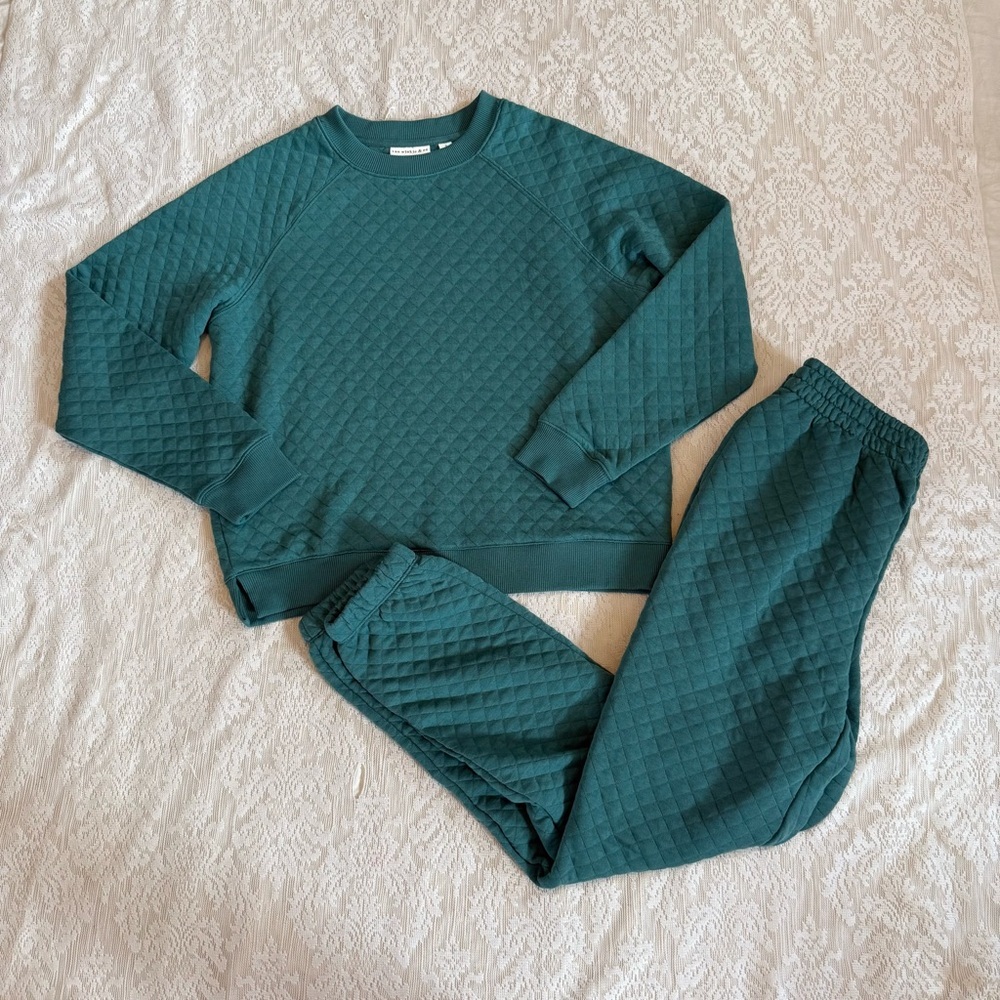 Van Winkle & Co quilted lounge set - Picture 2 of 13